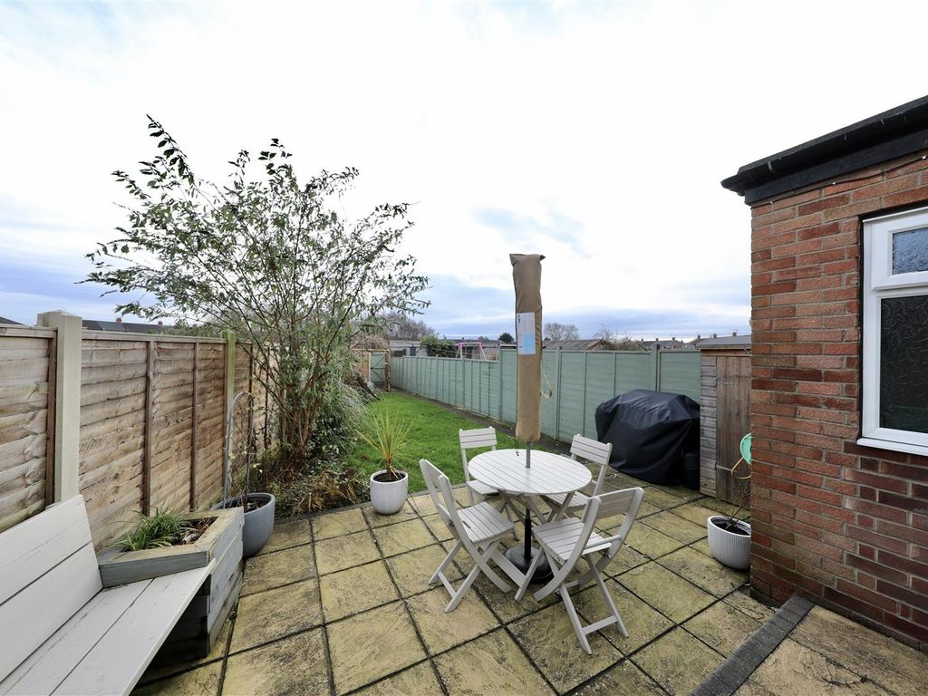 2 bed end terrace house for sale in Bristol Road, Hull HU5, £145,000