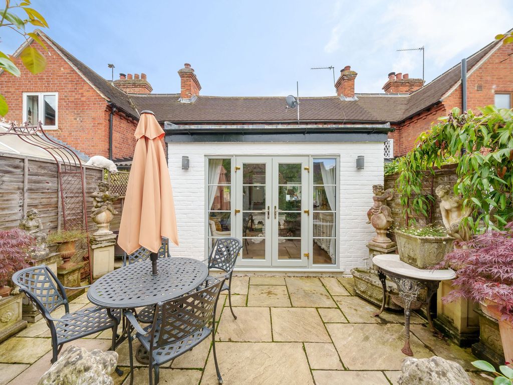 2 bed terraced house for sale in Oakley Green Road, Oakley Green SL4, £535,000