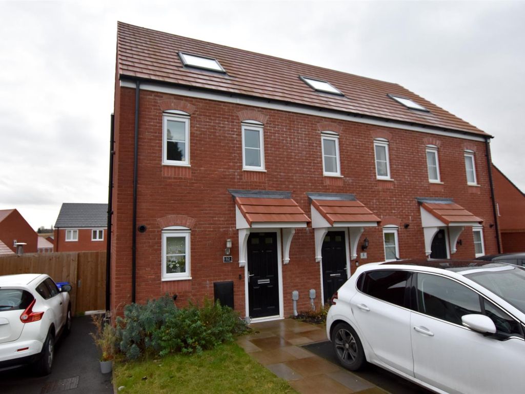 3 bed town house for sale in Beacon Close, Beamhill Heights, Burton On Trent DE13, £205,000