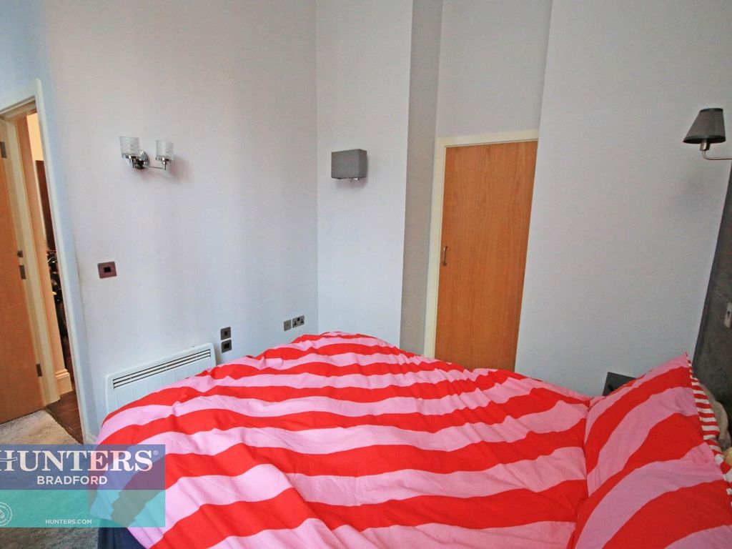 1 bed flat for sale in Scoresby Street, Little Germany, Bradford BD1, £75,000