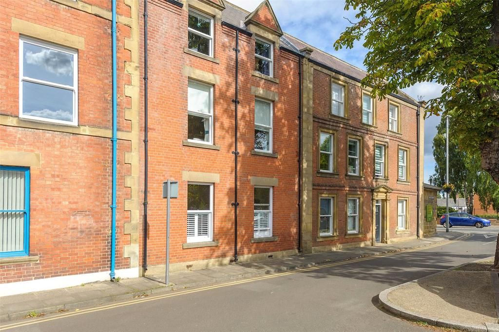 3 bed penthouse to rent in Pethgate Court, Castle Square, Morpeth NE61, £1,250 pcm