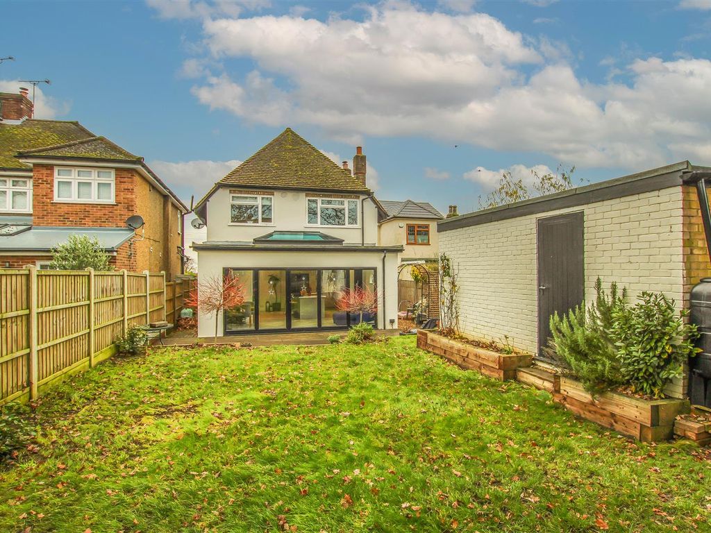 3 bed detached house for sale in Warley Hill, Great Warley, Brentwood CM13, £675,000
