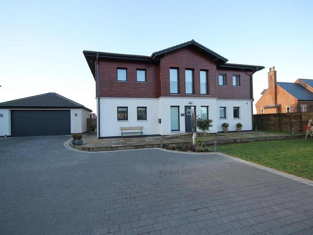 3 bed detached house for sale in The Avenue, Medburn, Newcastle Upon Tyne, Northumberland NE20, £750,000
