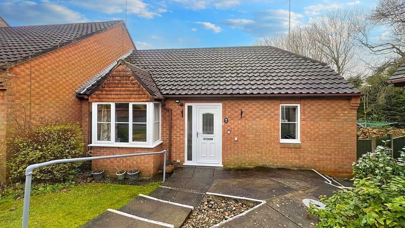 2 bed bungalow for sale in Heritage Court, Navenby, Lincoln LN5, £200,000