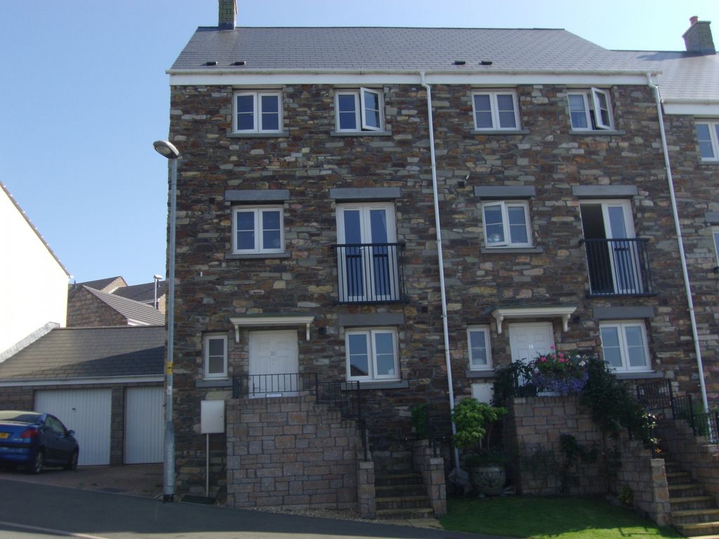 5 bed semi-detached house to rent in Wadlands Meadow, Okehampton EX20, £1,150 pcm