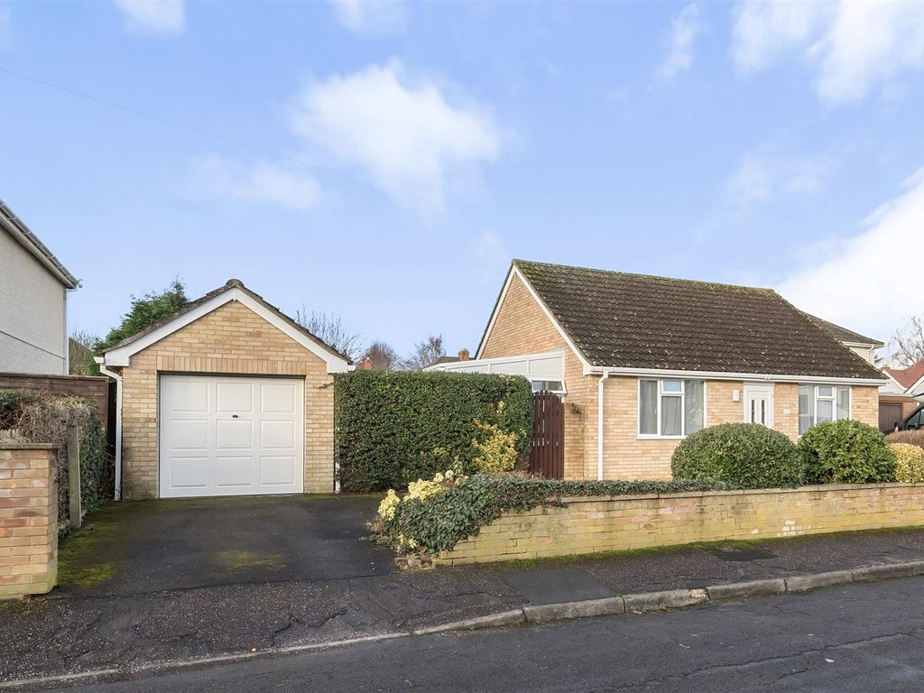 2 bed detached bungalow for sale in Fullands Avenue, Taunton TA1, £280,000