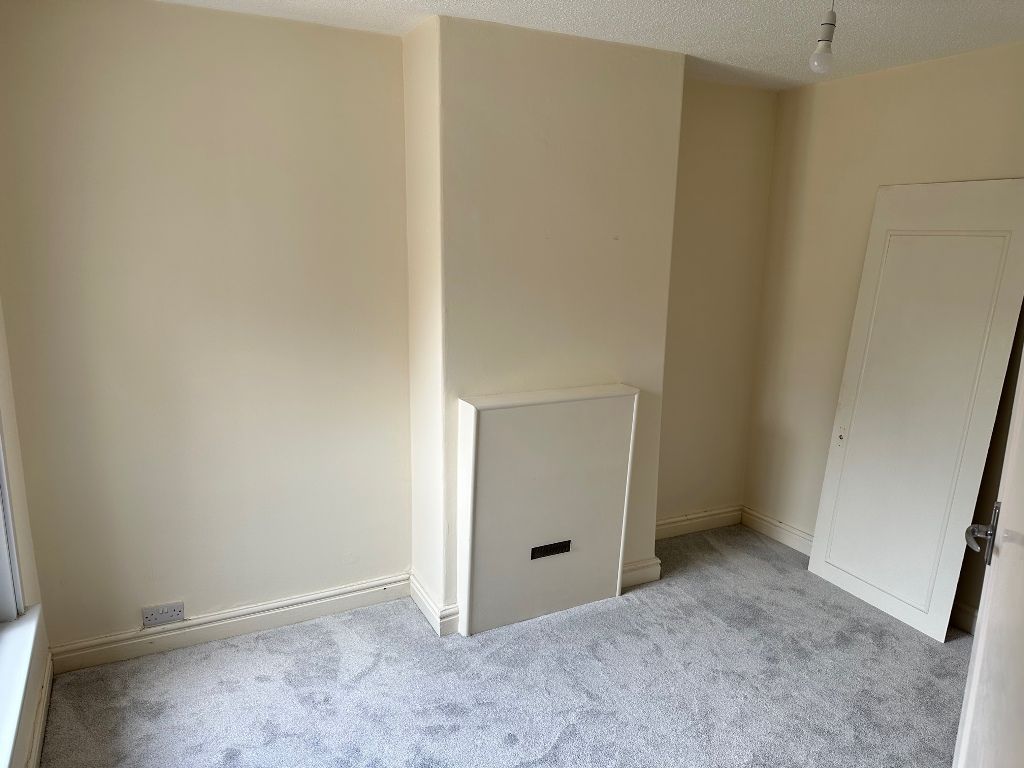 3 bed terraced house to rent in West Street, Yeovil BA20, £1,050 pcm
