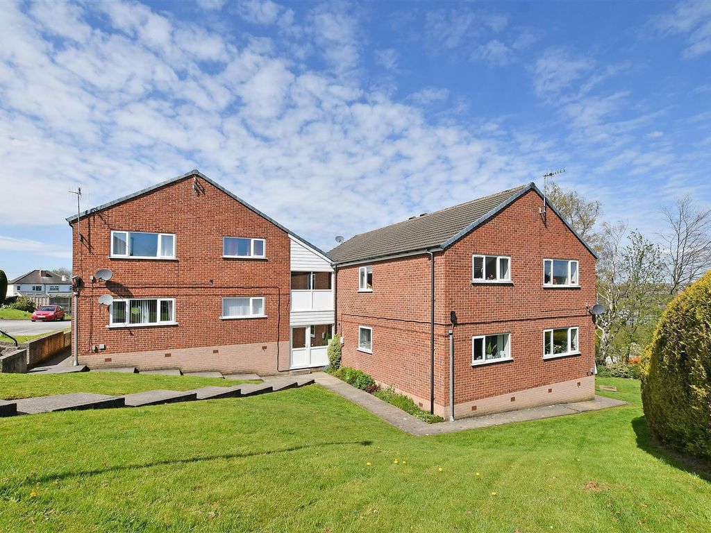 2 bed flat for sale in Burns Drive, Dronfield S18, £135,000