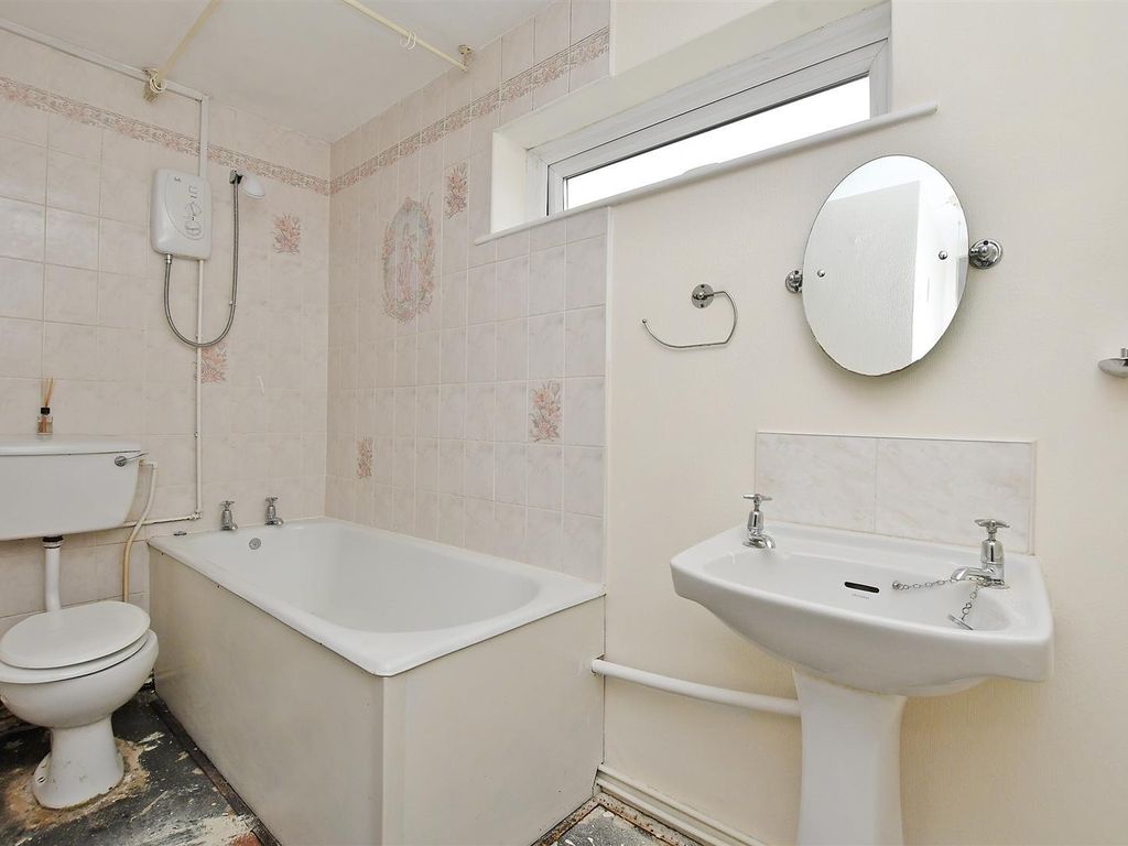 1 bed flat for sale in Pembroke Road, Dronfield S18, £100,000