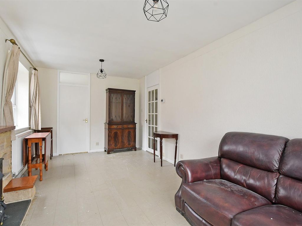 1 bed flat for sale in Pembroke Road, Dronfield S18, £100,000