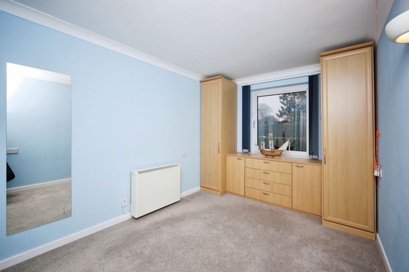 1 bed flat for sale in Malin Court, Alcester B49, £125,000