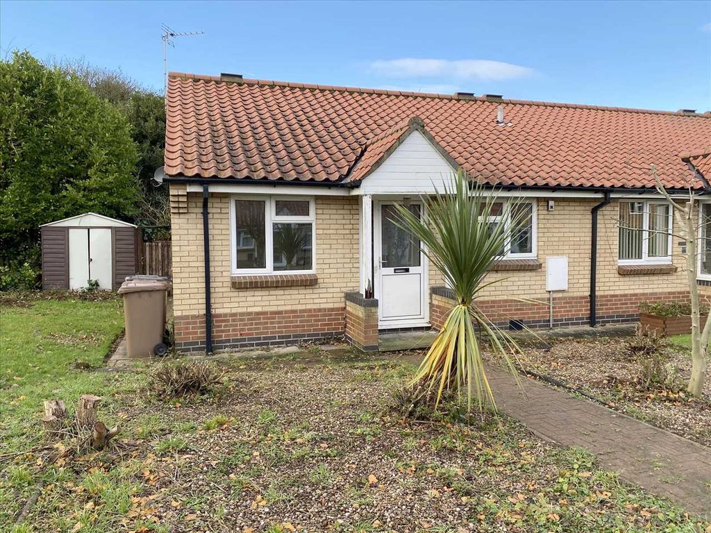 2 bed bungalow for sale in Old Place, Sleaford NG34, £130,000