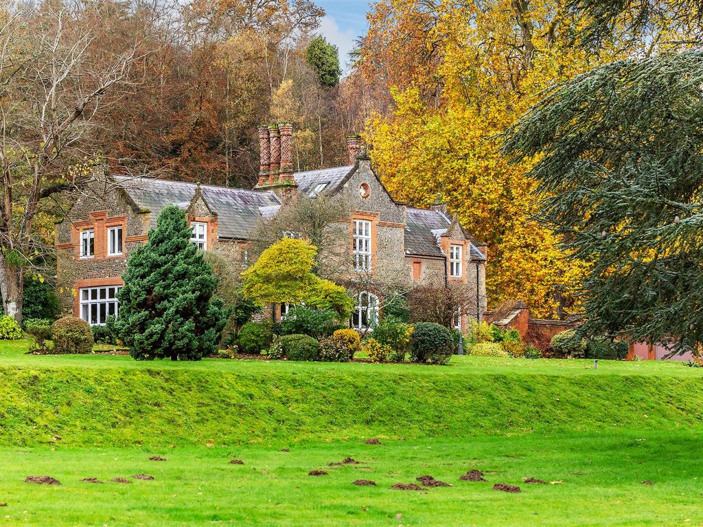 3 bed terraced house for sale in Albury Park, Albury, Guildford, Surrey GU5, £675,000