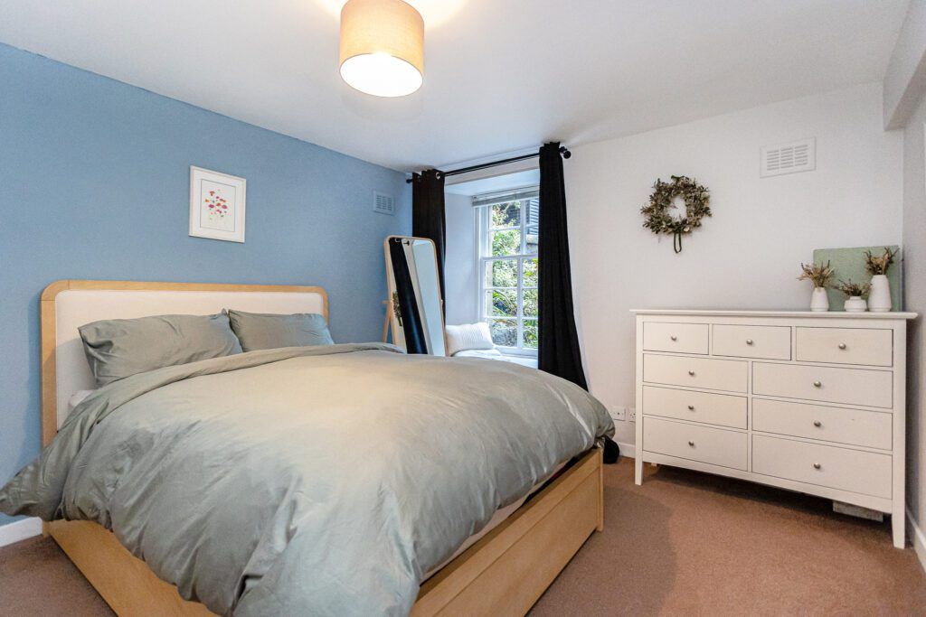 2 bed flat for sale in Well Road, Bridge Of Allan FK9, £265,000