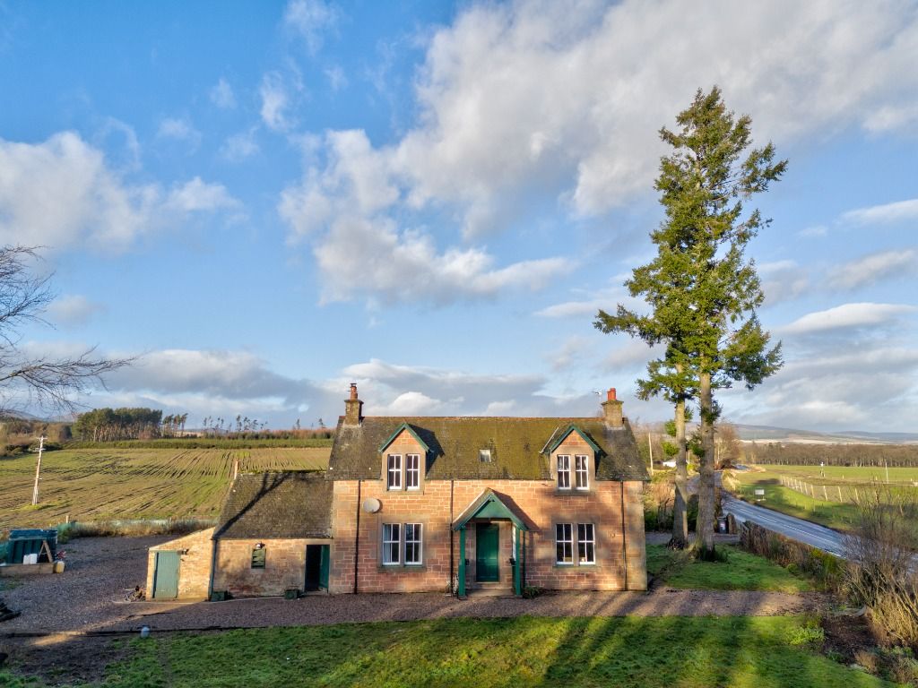 3 bed farmhouse for sale in Gannochy Road, Edzell, Angus DD9, £265,000