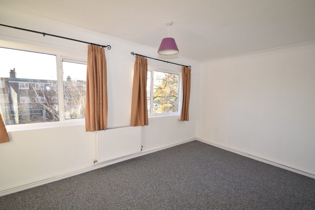 2 bed flat for sale in Eden Court, Station Road, Ealing W5, £415,000