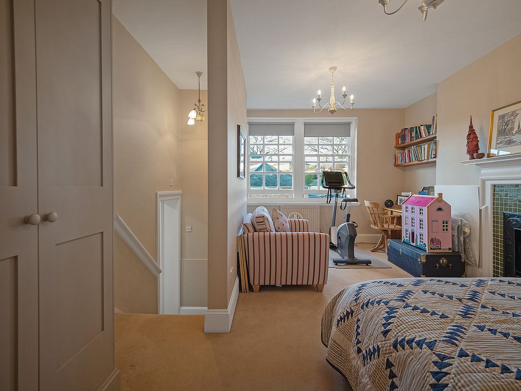 2 bed flat for sale in Brackley Lodge Mews Brackley, Northamptonshire NN13, £400,000
