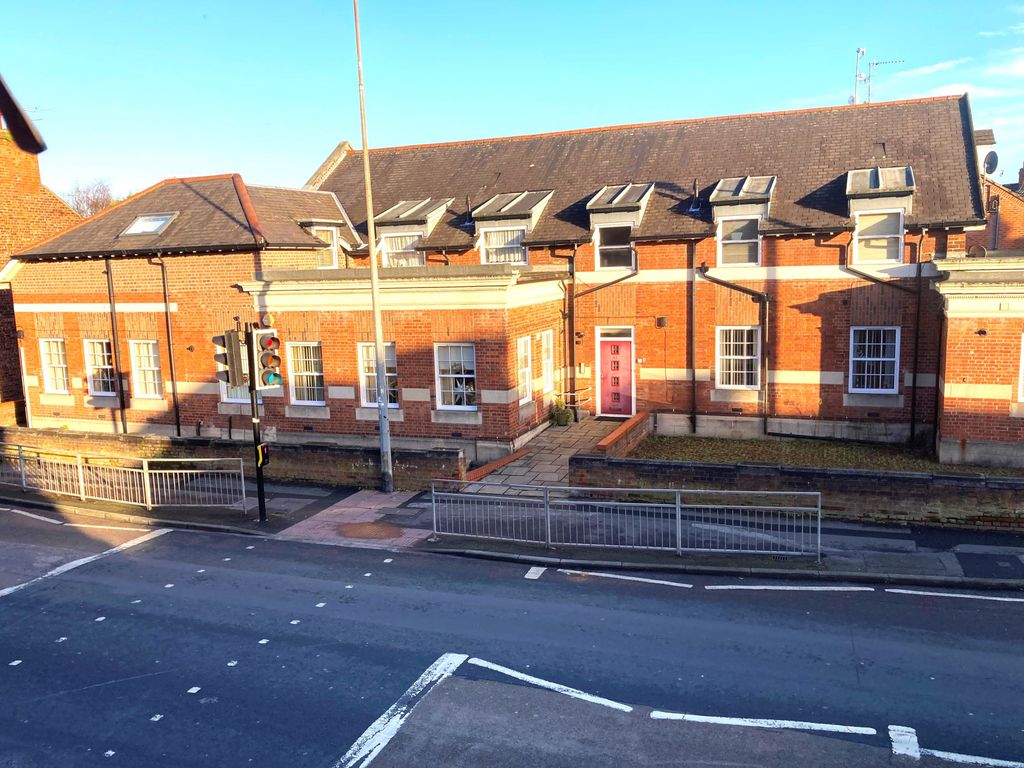 1 bed flat for sale in Chanterlands Avenue, Hull HU5, £85,000