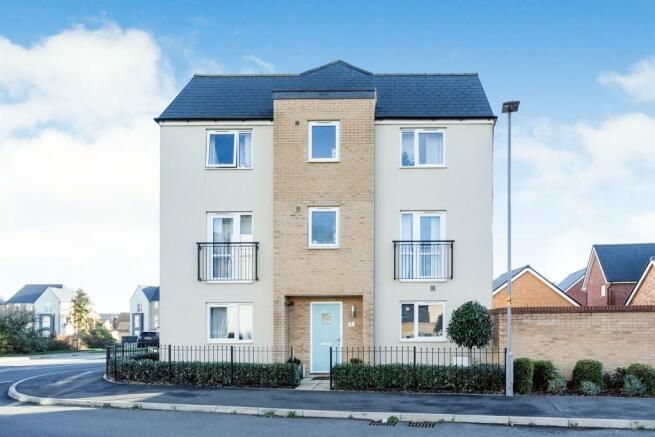 4 bed property to rent in Vanguard Circle, Brooklands, Milton Keynes MK10, £1,850 pcm