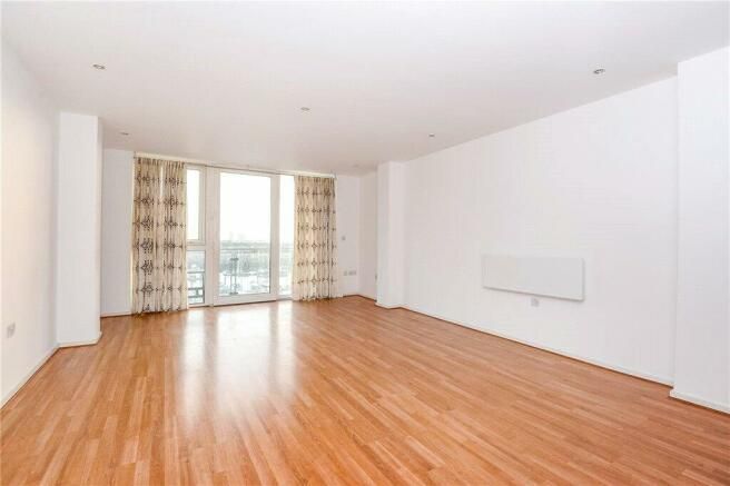 2 bed flat for sale in Sundowner, Channel Way, Southampton SO14, £385,000
