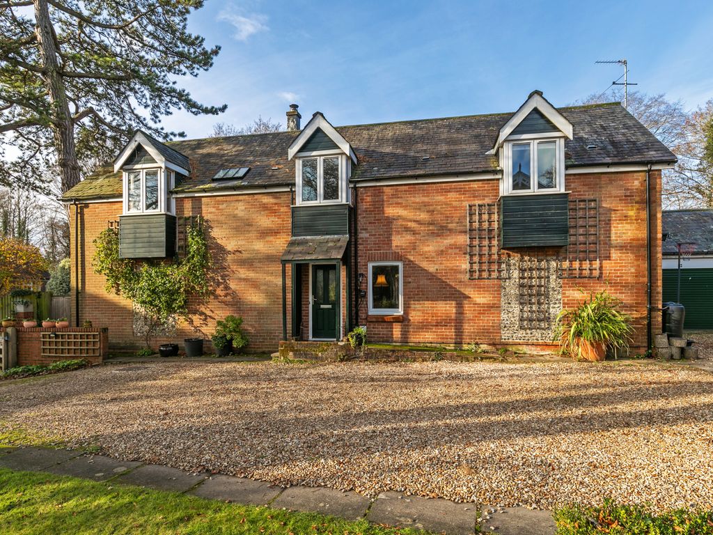 4 bed detached house for sale in Christchurch Road, Winchester SO23, £1,150,000