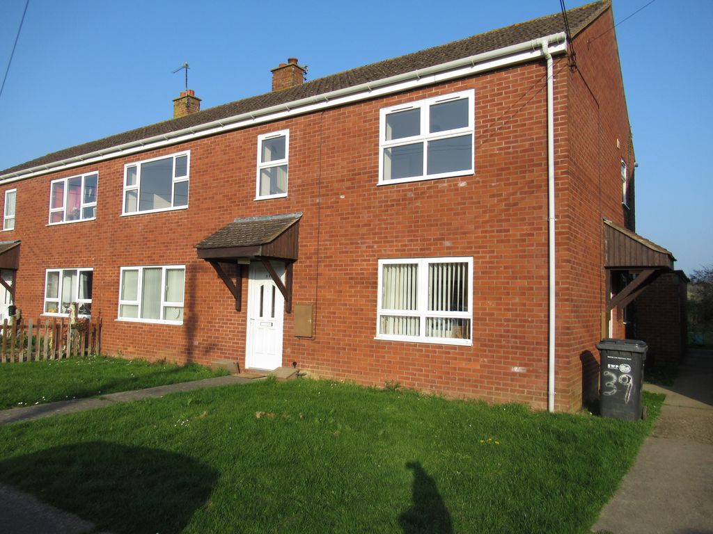 2 bed flat to rent in Stapleton Close, Martock TA12, £775 pcm