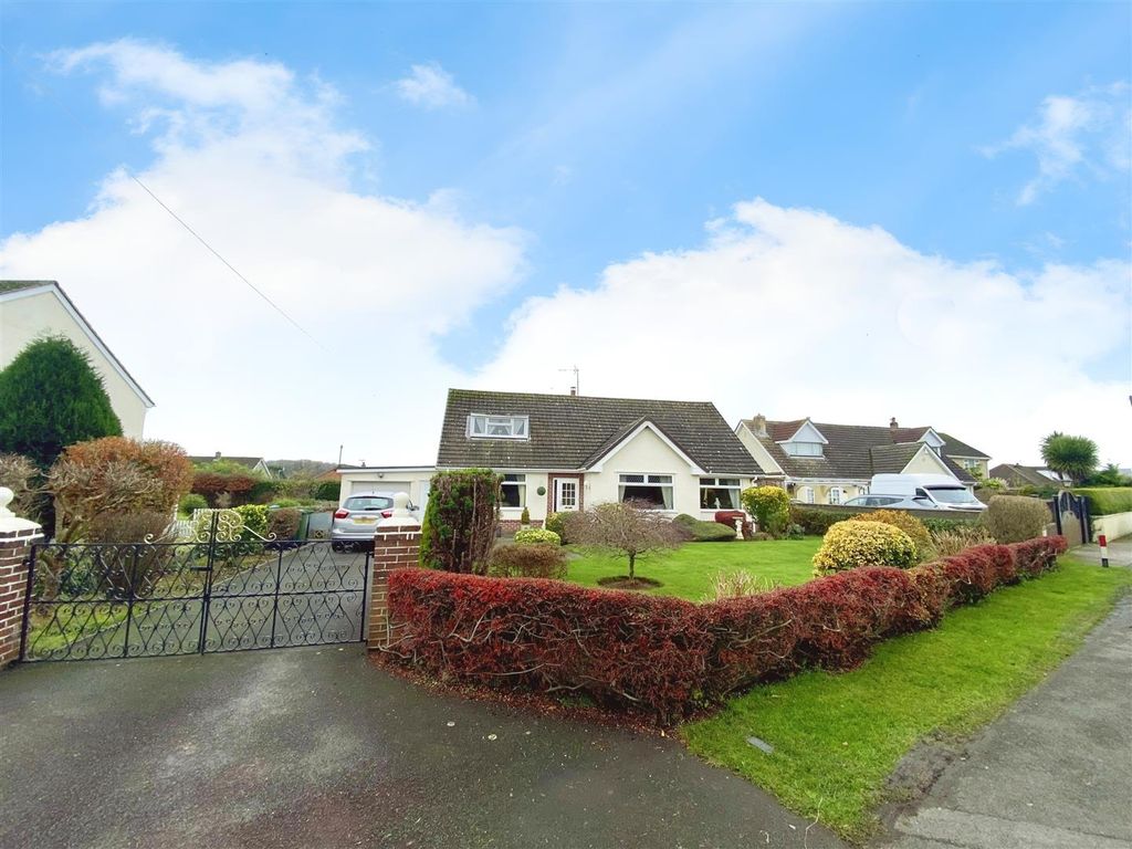 3 bed detached bungalow for sale in Loop Road, Beachley, Chepstow NP16, £480,000