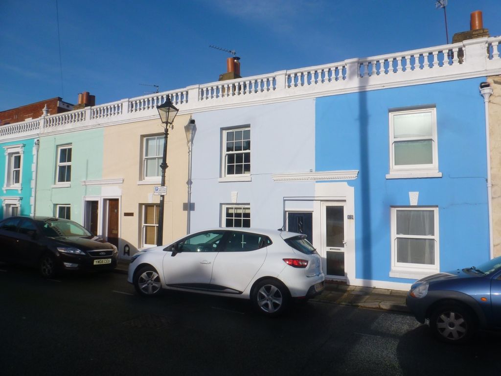 2 bed terraced house to rent in Somerset Road, Southsea PO5, £1,400 pcm