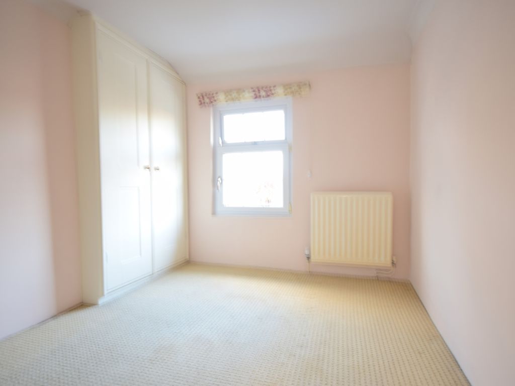 2 bed terraced house to rent in Somerset Road, Southsea PO5, £1,400 pcm