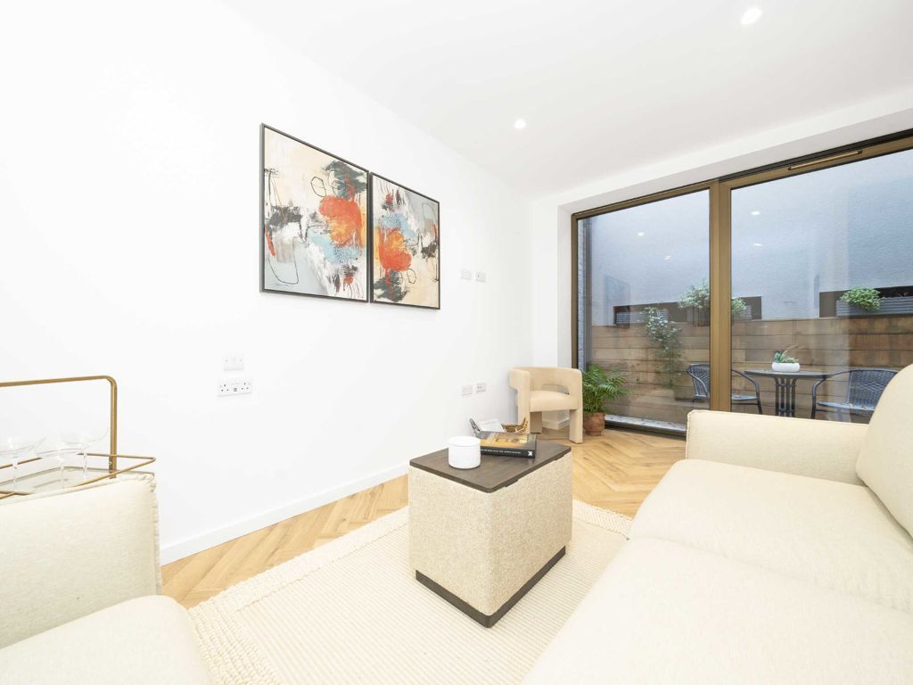 New home, 1 bed flat for sale in Mildenhall Road, London E5, £520,000