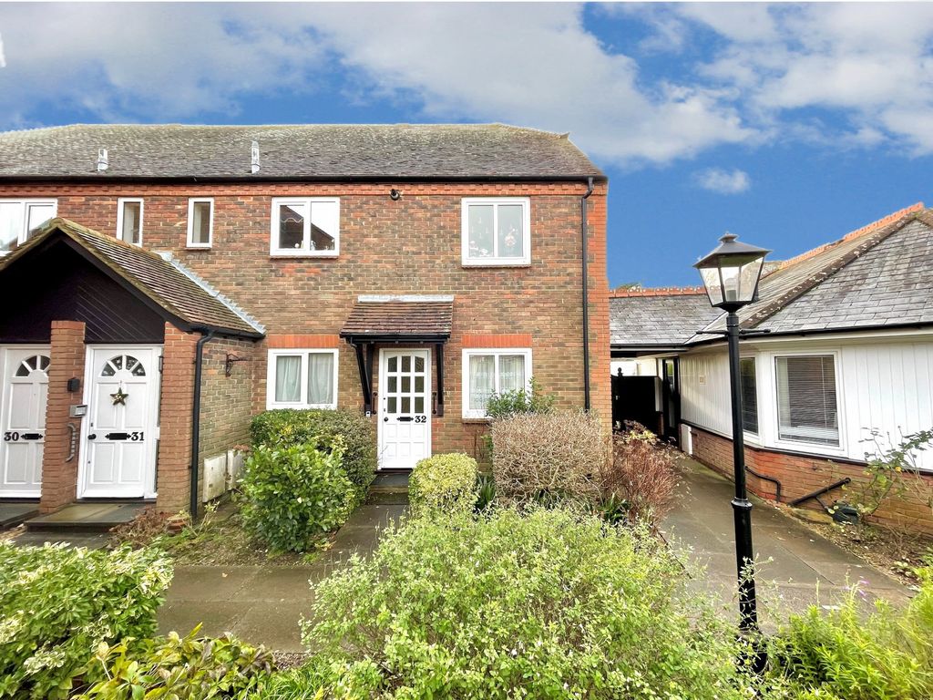 2 bed flat for sale in The Street, Rustington, Littlehampton BN16, £250,000