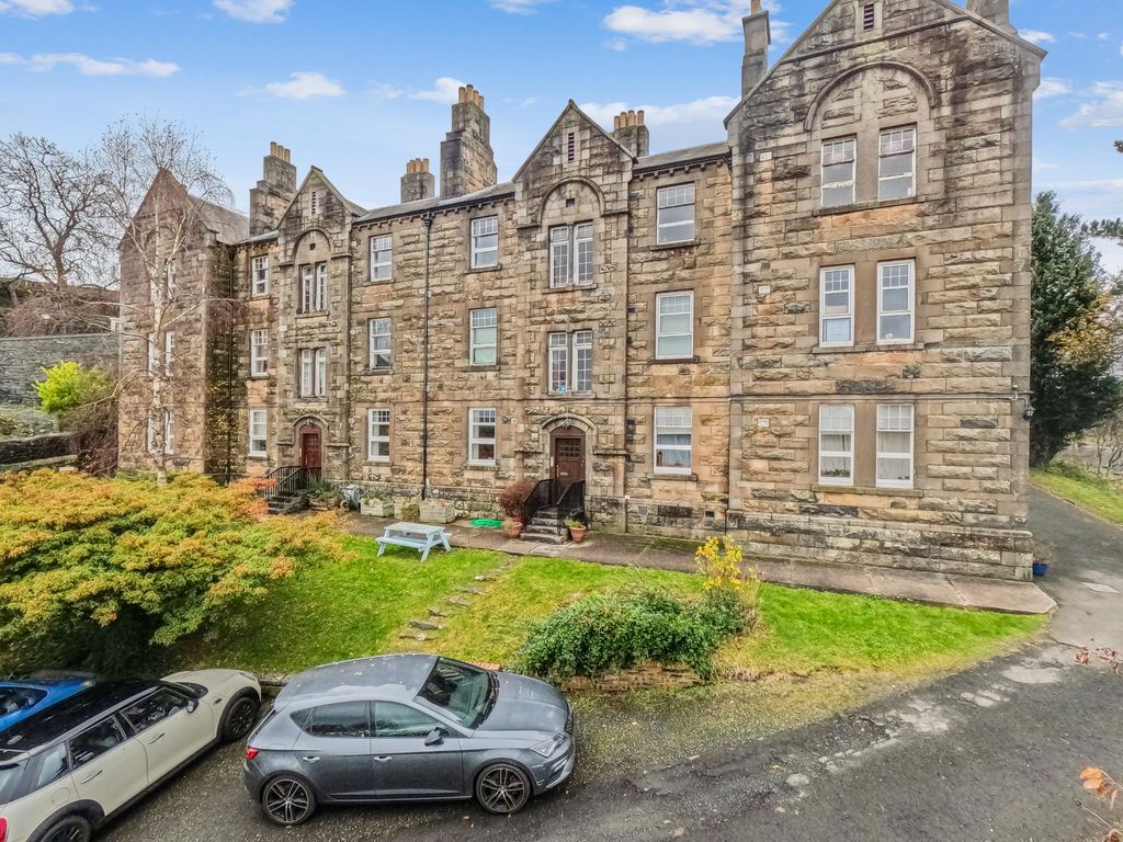 1 bed flat for sale in Castle Court, Stirling, Stirlingshire FK8, £95,000