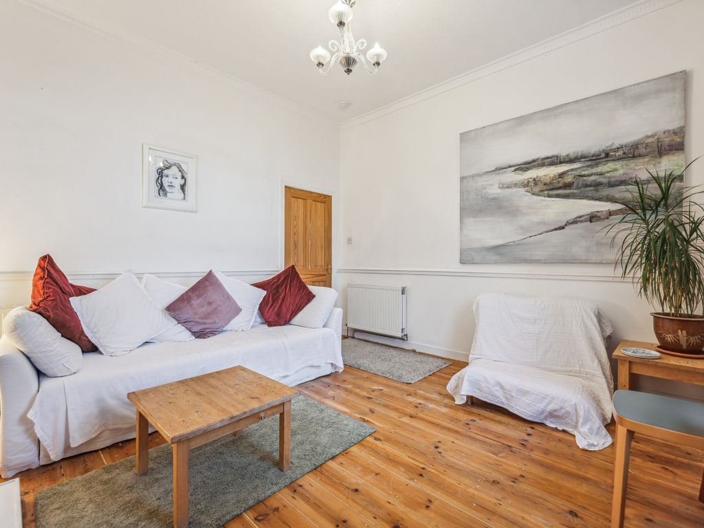 1 bed flat for sale in Castle Court, Stirling, Stirlingshire FK8, £95,000