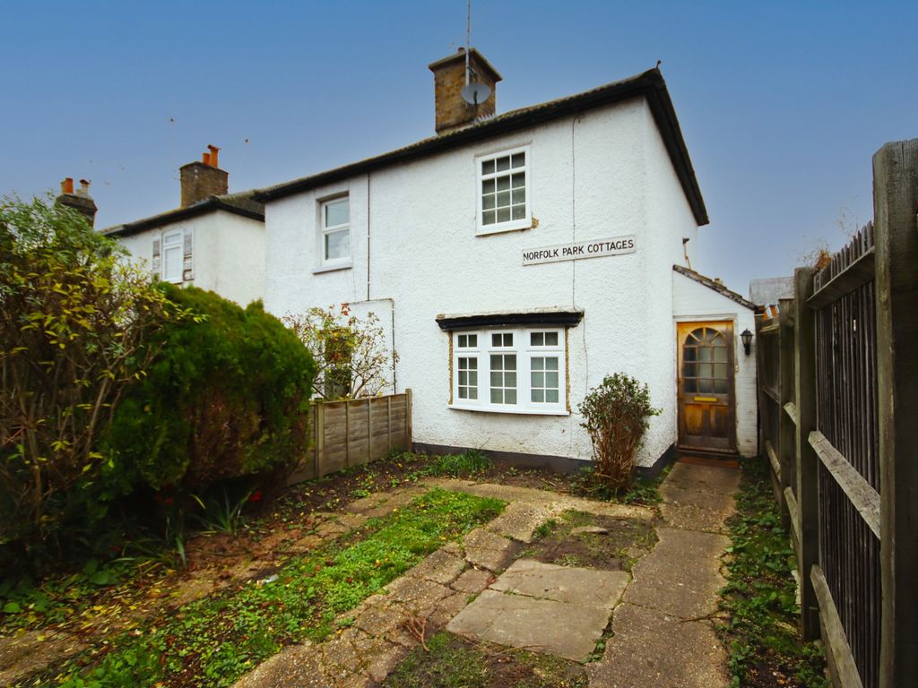 3 bed semi-detached house for sale in Norfolk Park Cottages, Maidenhead SL6, £350,000