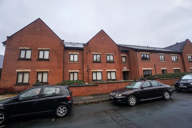1 bed flat for sale in Mayfield Street, Atherton, Manchester M46, £105,000