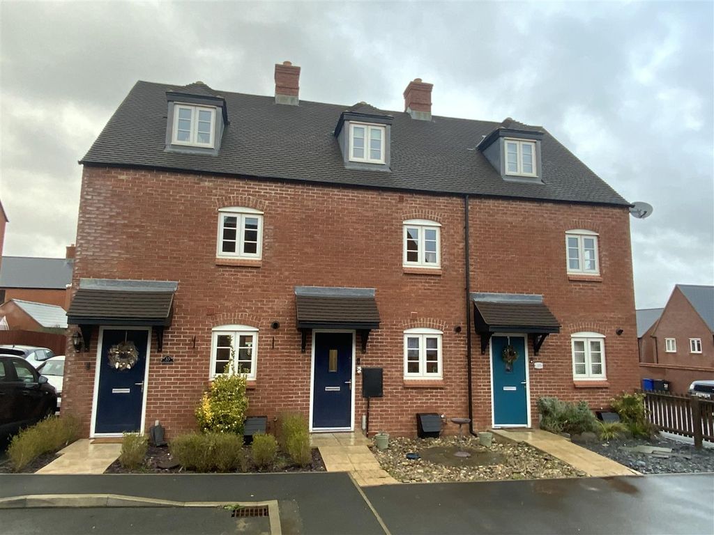 3 bed terraced house for sale in Catterick Way, Towcester NN12, £279,950