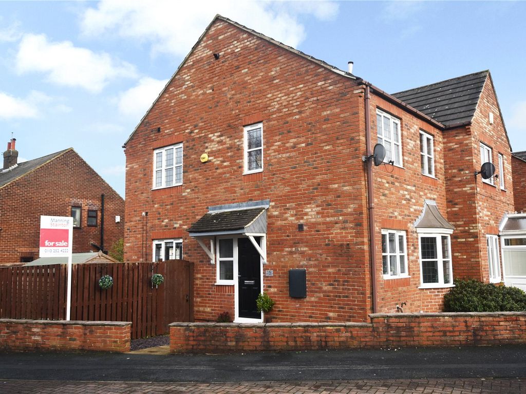 3 bed semi-detached house for sale in Reedsdale Avenue, Gildersome, Leeds LS27, £259,995