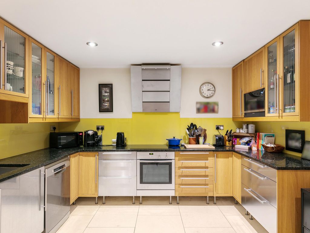 3 bed flat for sale in Barkston Gardens, London SW5, £1,595,000