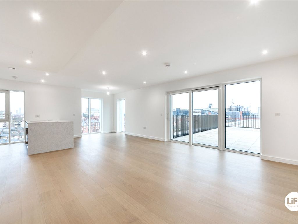 3 bed flat to rent in Parrs Way, London W6, £7,000 pcm