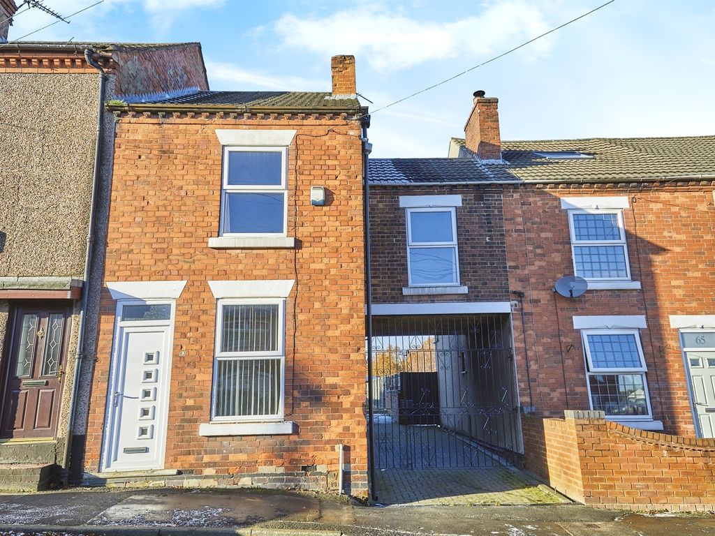 3 bed terraced house for sale in Meadow Lane, Alfreton DE55, £150,000