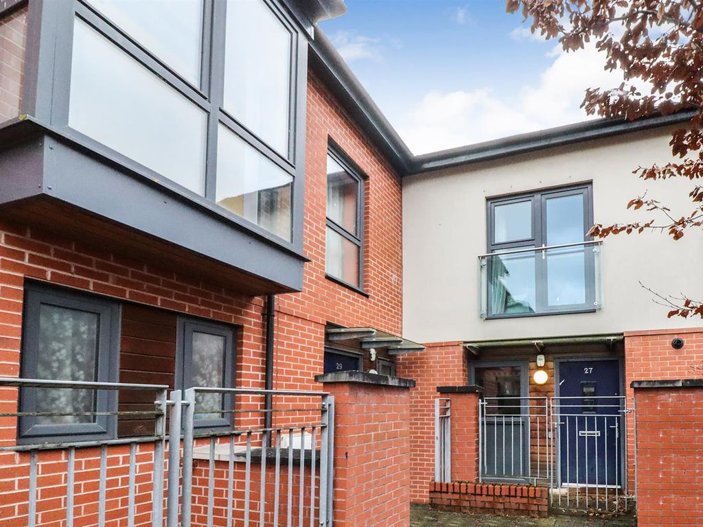 3 bed terraced house to rent in Windrush Grove, Edgbaston, Birmingham B15, £1,450 pcm
