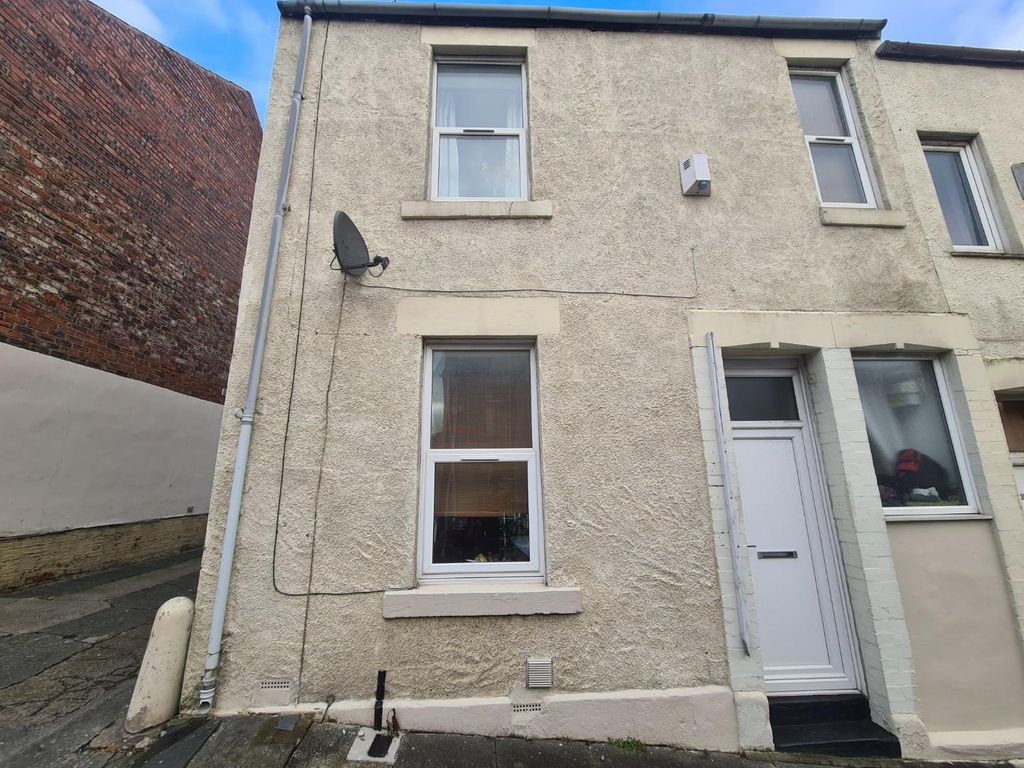 2 bed property for sale in Spencer Street, North Shields NE29, £130,000