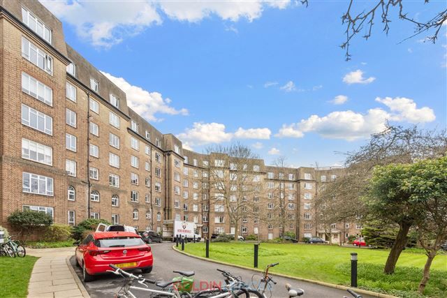 2 bed flat for sale in Wick Hall, Furze Hill, Hove BN3, £425,000