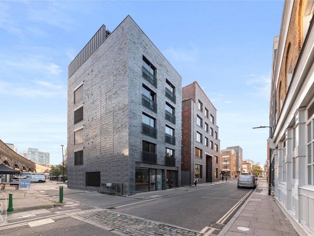 2 bed flat for sale in Cremer Street, London E2, £920,000