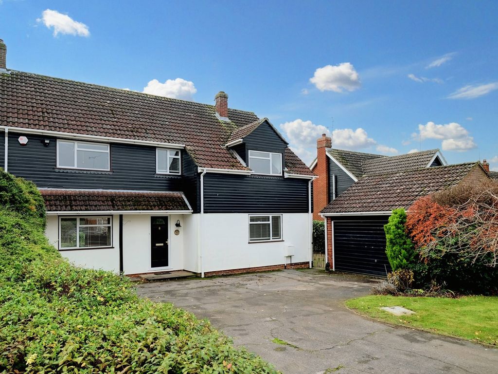 4 bed detached house for sale in Chalklands, Howe Green, Chelmsford CM2, £795,000