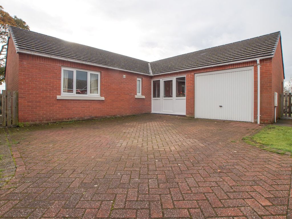 3 bed bungalow for sale in Ladyseat Gardens, Longtown, Carlisle CA6, £290,000