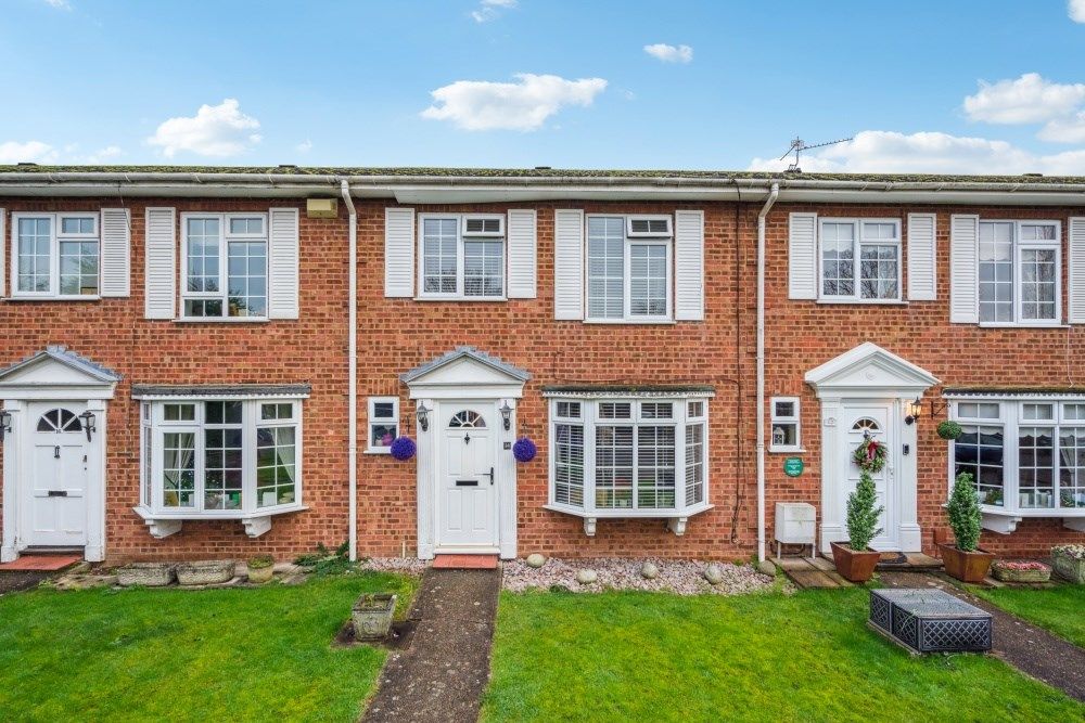 3 bed terraced house for sale in Sycamore Walk, George Green SL3, £525,000