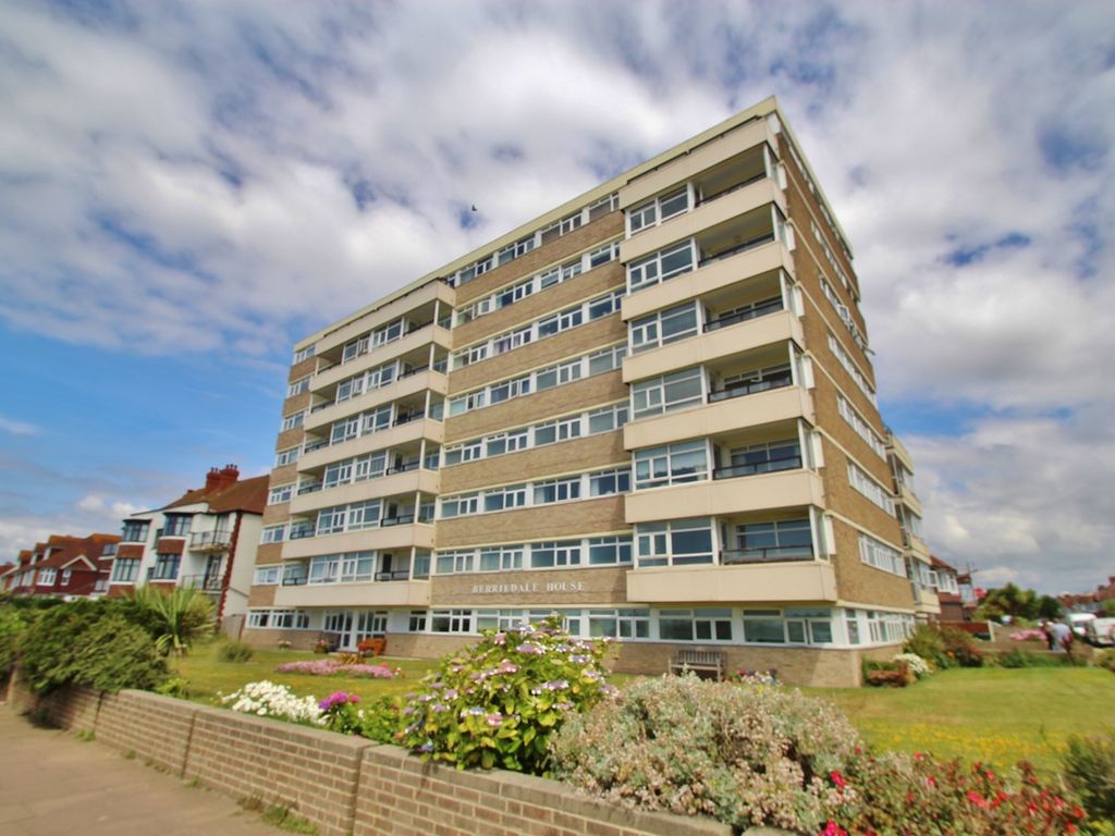 1 bed flat to rent in Kingsway, Hove BN3, £1,200 pcm