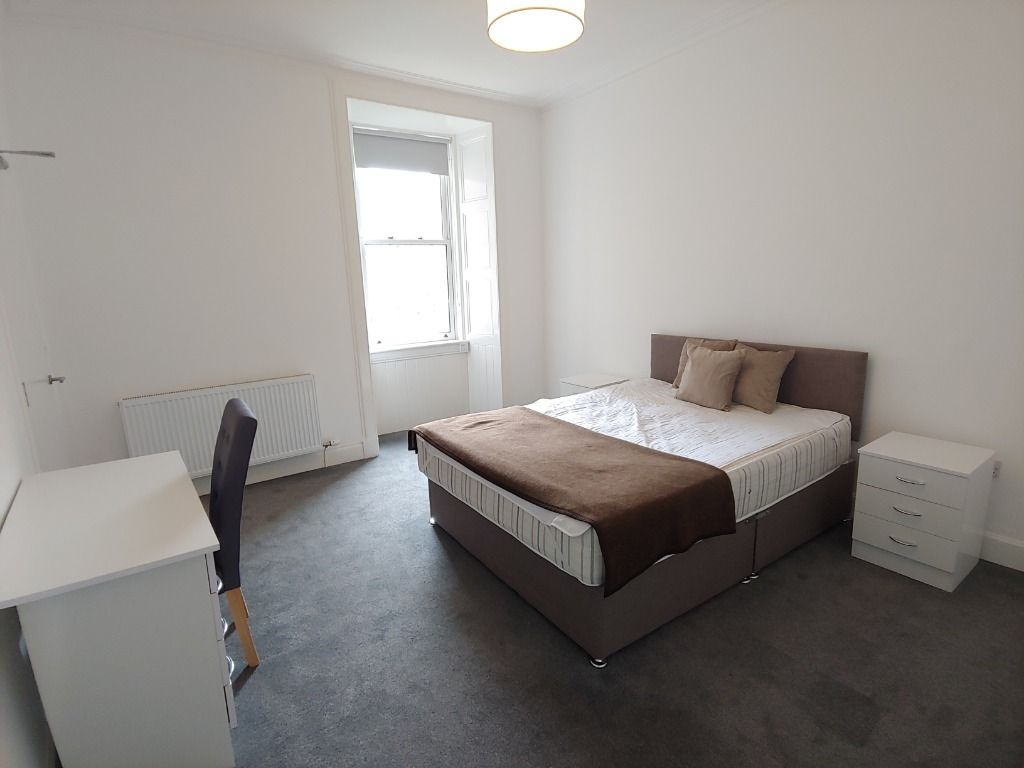 3 bed flat to rent in Montpelier, Bruntsfield, Edinburgh EH10, £2,205 pcm
