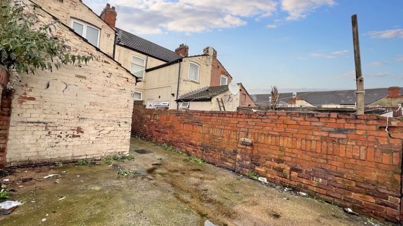 3 bed terraced house for sale in Smith Street, Scunthorpe DN15, £89,950